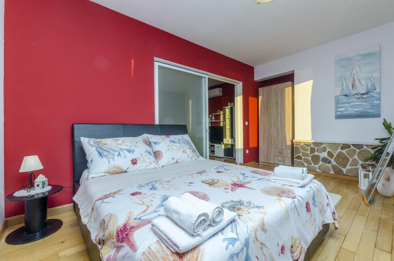 Apartments Bluesun Омиш Экстерьер фото